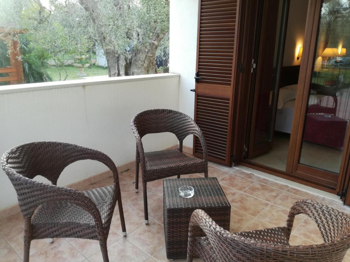 Borgo Cerasa Bed and Breakfast Βιέστε Εξωτερικό φωτογραφία